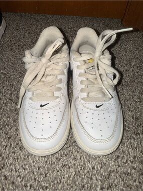 Nike Kids White and Black Low-Top Sneakers